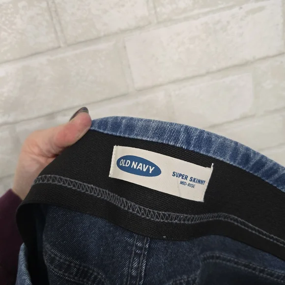 Old Navy super skinny mid-rise jeans - Picture 13 of 14
